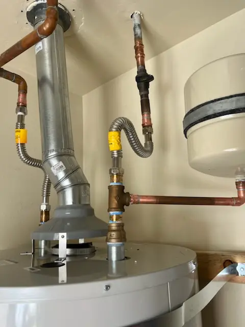 Water heater installation and plumbing repair in Northwest Green